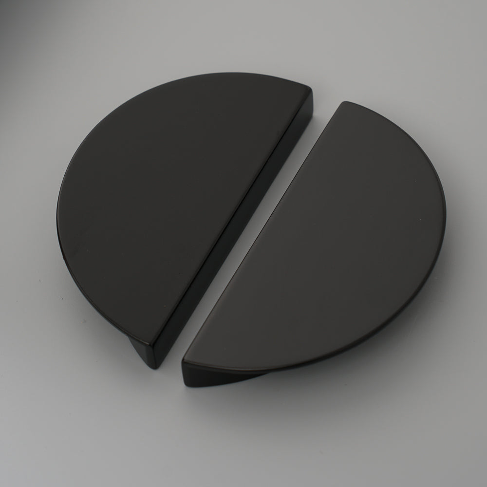 Curved Half-moon Handle